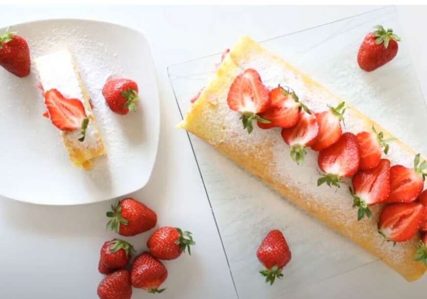 NIKO NE MOŽE DA MU ODOLI Recept za najslađi rolat sa jagodama