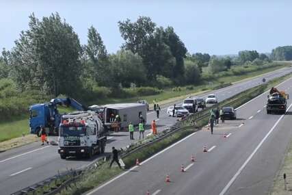 (VIDEO, FOTO) "Čuo se JAK UDARAC, ZATIM VRISCI, ljudi su pokušavali da izađu kroz prozore" Ispovijest svjedoka stravičnog sudara autobusa i automobila iz BiH na auto-putu u Hrvatskoj