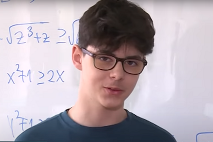 (VIDEO) DJEČAK BRILJANTNOG UMA Stefan iz Foče osvojio ZLATO na republičkim takmičenjima iz matematike i fizike