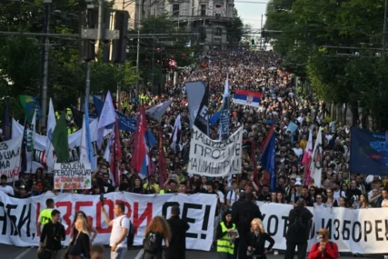 ZAVRŠEN PROTEST U BEOGRADU Studenti u blokadi žele da se raspišu izbori, saobraćaj ponovo u funkciji