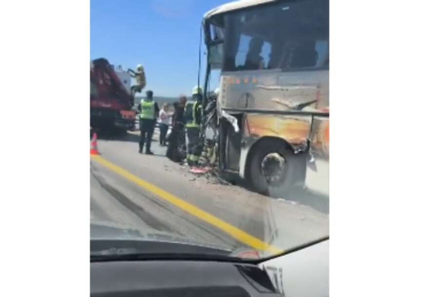 NESREĆA KOD SPLITA Sudarila se 2 autobusa, hitna pomoć i vatrogasci na terenu