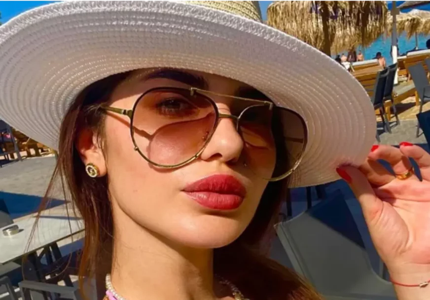 „ŽELIM DA SE POSVETIM DJETETU“ Pjevačica u jeku popularnosti donijela odluku da se povuče sa estrade