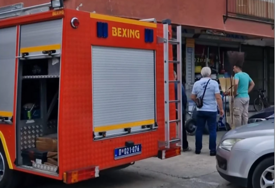 PRVE SLIKE TRAGEDIJE Radnika priklještio teretni lift, vatrogasci na terenu