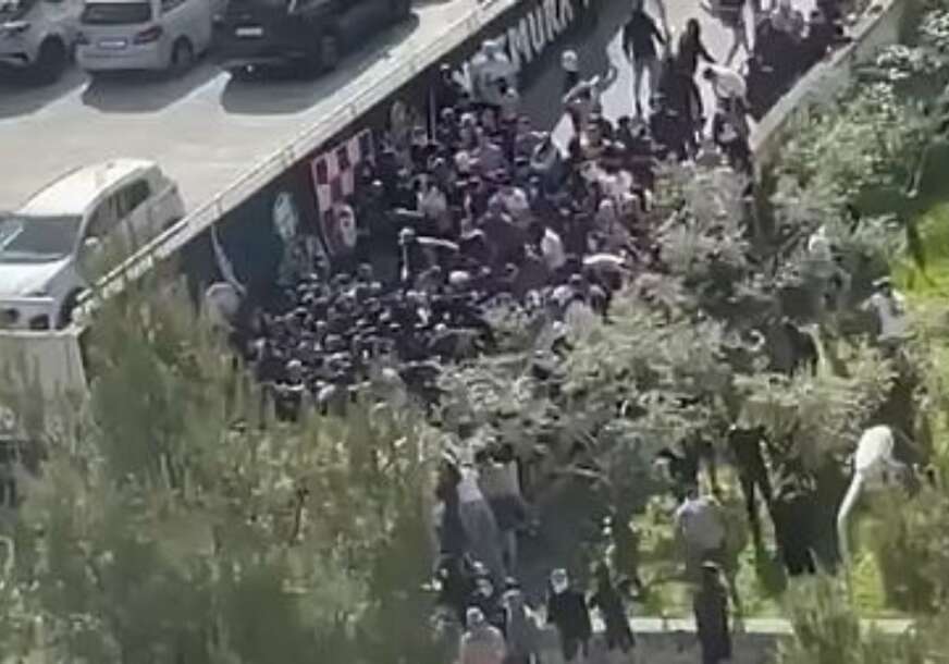 Zbog masovne tuče navijača u Splitu privedeno 198 osoba: Tokom haosa povrijeđen 21 policajac