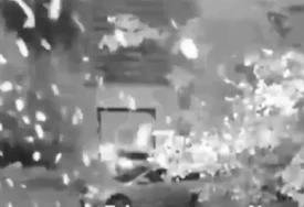 (VIDEO) UKRAJINA DRONOVIMA ZASULA MOSKVU Odjeknule snažne detonacije, pogođena zgrada, zatvoreni aerodromi