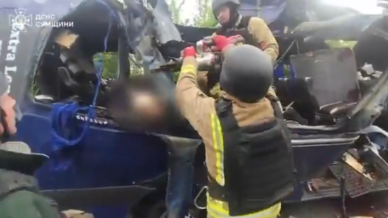 (UZNEMIRUJUĆI VIDEO) "Ovo je bilo namjerno ubijanje civila" Zelenski objavio stravične scene s lica mjesta, UBIJENA CIJELA PORODICA u ruskom napadu