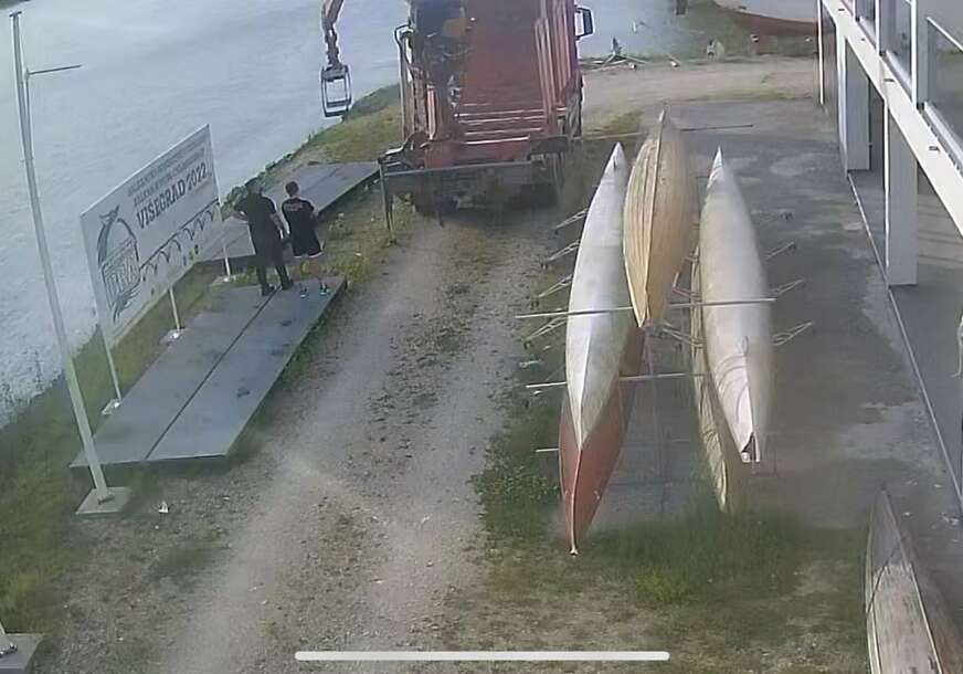 Furtula najavio prijavu policiji: Klub Jedrina u Višegradu ostao bez veslačkih pontona