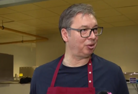 "Stigli su ćaciji, moraju da se nahrane lijepo" Vučić u Nišu PEČE ĆEVAPE, priprema gozbu za odabrane