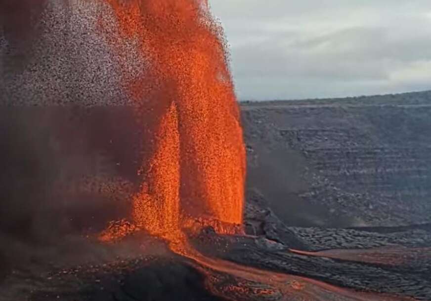 (VIDEO) SLIKE SU NESTVARNE Proradio najaktivniji vulkan na svijetu, lava izbija i do 300 metara uvis