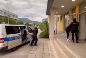 (VIDEO) Oštetili više osoba za 20.000 KM: Osumnjičeni za IZNUDU u ime Đorđa Ždrale predati tužiocu