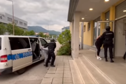 (VIDEO) Oštetili više osoba za 20.000 KM: Osumnjičeni za IZNUDU u ime Đorđa Ždrale predati tužiocu