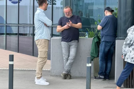 (VIDEO, FOTO) Pjevač šokirao izgledom: Željko Šašić obuo OVO, pa nasmijao mnoge