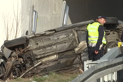 (FOTO) DETALJI TRAGEDIJE KOD MALČE U sudaru automobila poginulo dijete (3), drugo dijete (5) teško povrijeđeno