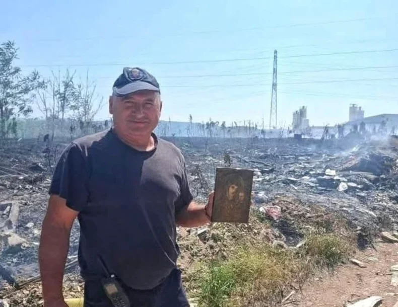 Vatrogasac sa ikonom Bogorodice