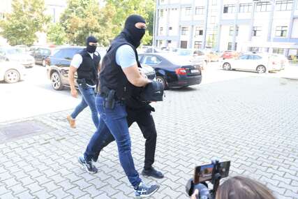 (FOTO) Rosić ide iza rešetaka, ODREĐEN MU PRITVOR: Policija u pretresu pronašla više od 2 kilograma MARIHUANE