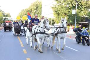 Duhovski utorak u Banjaluci, parada kočija