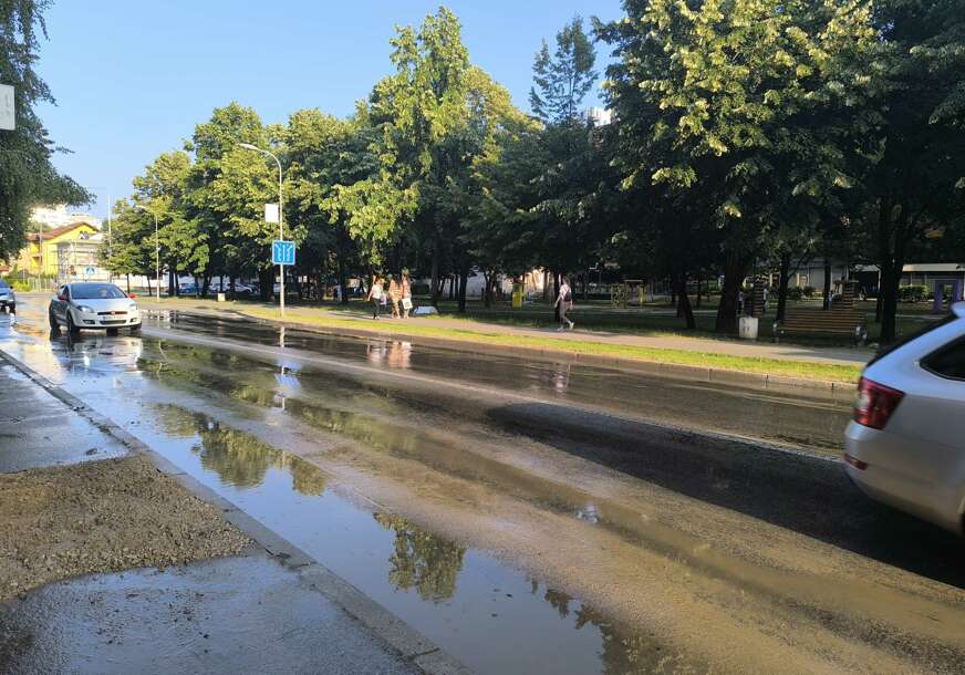 (FOTO) NEMA SUŠE U BANJALUCI Gradski šahtovi ne slušaju preporuke nadležnih o štednji vode