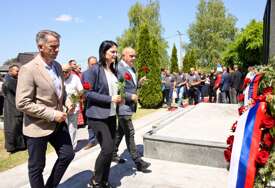 (FOTO) Trivićeva, Dubravac i Dončić na obilježavanju 33 godine proboja "Koridora":  Položili cvijeće i odali počast poginulim pripadnicima VRS i MUP RS