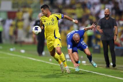 (FOTO) GODINE SU SAMO BROJ Ronaldo potpisuje novi ugovor sa Al Nasrom