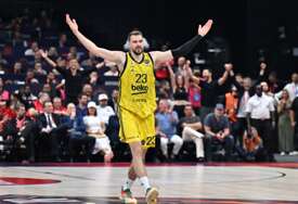 (VIDEO) "Neću da plačem, možda se ponovo sretnemo" Gudurić odigrao posljednji meč za Fener, na rastanku ga savladale emocije
