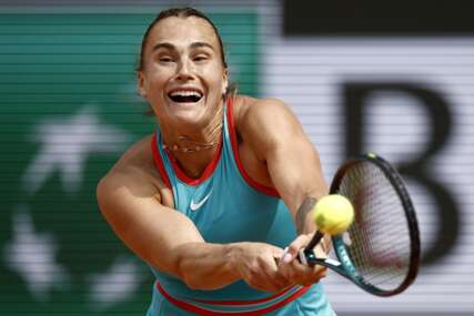 ČEKA SE ŠVOJNTEK Sabalenka savladala Kineskinju i došla do polufinala na Rolan Garosu