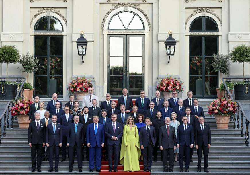 FOTO: CHRISTIAN HARTMANN / POOL/EPA