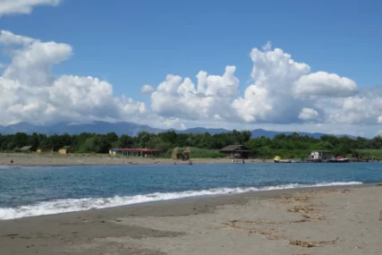 "Koliko košta vazduh, šta kažu" Jedno od omiljenih ljetovališta u Crnoj Gori počinje da NAPLAĆUJE ULAZ, brojni turisti ogorčeni