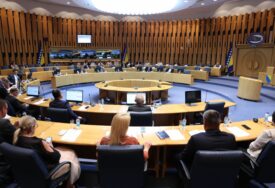 Ništa novo na sjednici Doma naroda PS BiH: Umjesto o dnevnom redu, raspravlja se o kršenju Poslovnika