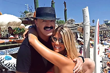 (FOTO) Ljubav koja je trajala 20 godina: Isplivale NIKAD VIĐENE SLIKE Harisa i Meline Džinović s luksuznog odmora