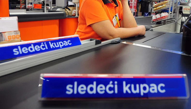 (FOTO) Četiri decenije vjernosti nagrađene na NEOBIČAN NAČIN: Radnik supermarketa DOBIO POKLON koji je nasmijao cijeli internet