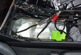 (FOTO) Dobojlija prebačen u tužilaštvo: U pretresu automobila otkriveno oko 4,5 kilograma KOKAINA i 26.000 evra
