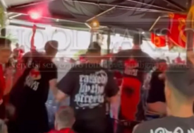 (VIDEO) Skandirali su samo jedno, a tu su i baklje: Albanci NAPRAVILI DELIRIJUM U KAFIĆU pred meč sa Srbijom