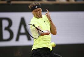 (VIDEO) Nepogrešiv na prvom servisu: Zverev poveo protiv Đokovića u četvrtfinalu Rolan Garosa