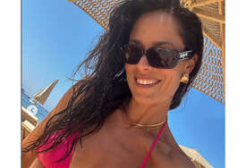 (FOTO) ANA IVANOVIĆ U KUPAĆEM Bivša teniserka ljepša nego ikada, uživa u ljetovanju s najbližima