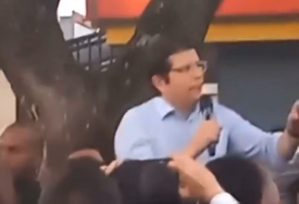 (UZNEMIRUJUĆI VIDEO) Predsjednički kandidat za izbore u Kolumbiji UPUCAN U GLAVU na mitingu, uhapšen dječak (15)