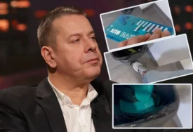 (VIDEO) "BACITE OVO SMEĆE" Vladi Georgievu smeta HPV vakcina, snimio kako baca flajere o vakcinisanju u kantu