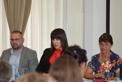 Panel diskusija "Pamtimo za mir ": Veliki broj žena i muškaraca nikada nije javno progovorio o PREŽIVLJENOM SILOVANJU U RATU