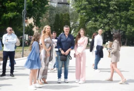 SAVO MILOŠEVIĆ (51) LJUBI ZANOSNU PLAVUŠU Pojavila se sa njim u javnosti, niko nije skidao pogled sa nje