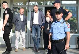 (VIDEO, FOTO) MILAN MILIČEVIĆ NE IDE U PRITVOR Evo koje mjere zabrane su određene lideru SDS i ostalima