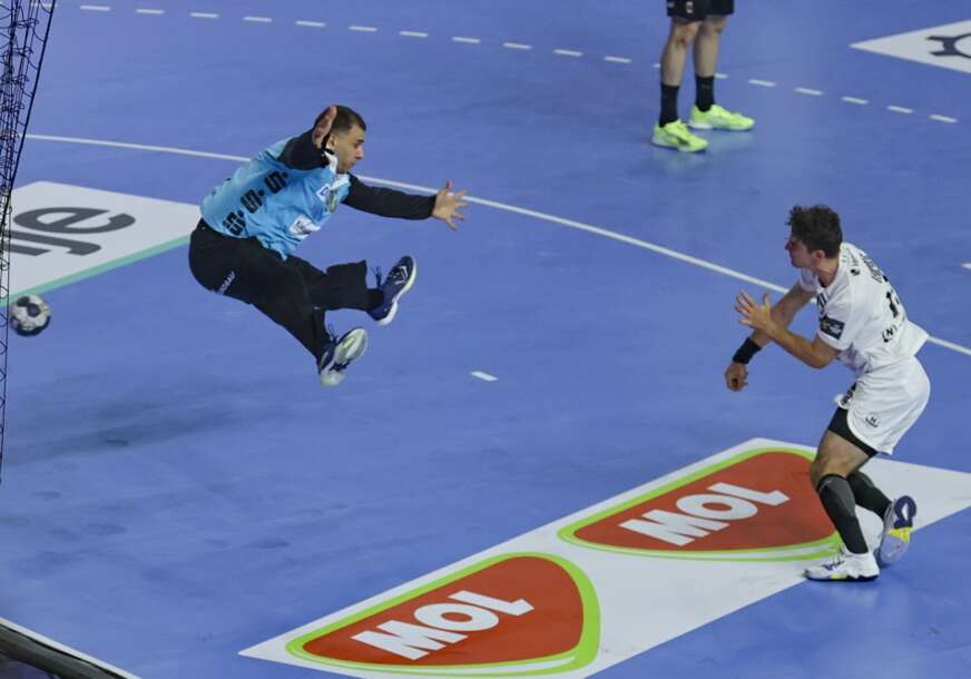 Dejan Milosavljev u skoku