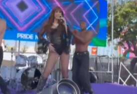 (VIDEO) "Imamo svjetsku zvijezdu" Didi Janković napravila KONCERT U AMERICI, mnogobrojna publika ĐUSKA UZ NJENU PJESMU, svi gledaju i ne vjeruju