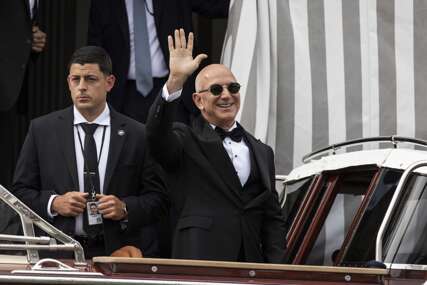 Prodao akcije Amazona: Džef Bezos zaradio skoro 6 milijardi dolara