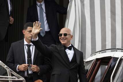 ULAŽE U NOVI BIZNIS Džef Bezos pokreće AI startap sa 6,2 milijarde dolara početnog kapitala