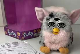 Govorili "Furbishu jezikom" i usvajali engleske riječi: Labubu manija PODSJETILA NA FURBY IGRAČKU iz 1998.