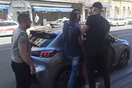 (VIDEO) Krenulo privođenje studenata "Nasilno je odveden u policijsku stanicu, odbili su da se predstave"