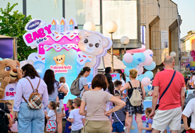 Hellena Baby Care i Led Media donijeli slavljeničku atmosferu na ulice Banjaluke