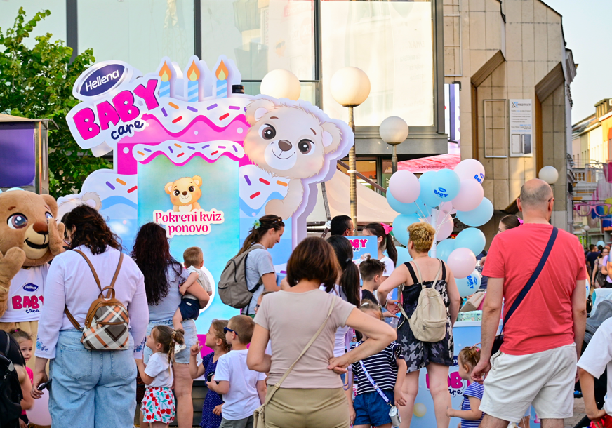 Hellena Baby Care i Led Media donijeli slavljeničku atmosferu na ulice Banjaluke