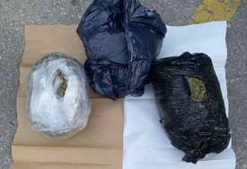 AKCIJA "ELANTRA" U BANJALUCI U pretresima oduzeto 2,2 kilograma marihuane, uhapšena jedna osoba