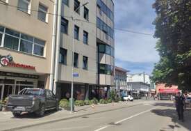 UZELI OD POSLODAVACA PO 10.000 KM Podignuta optužnica protiv radnice kladionice i radnika trgovačke radnje zbog pronevjere