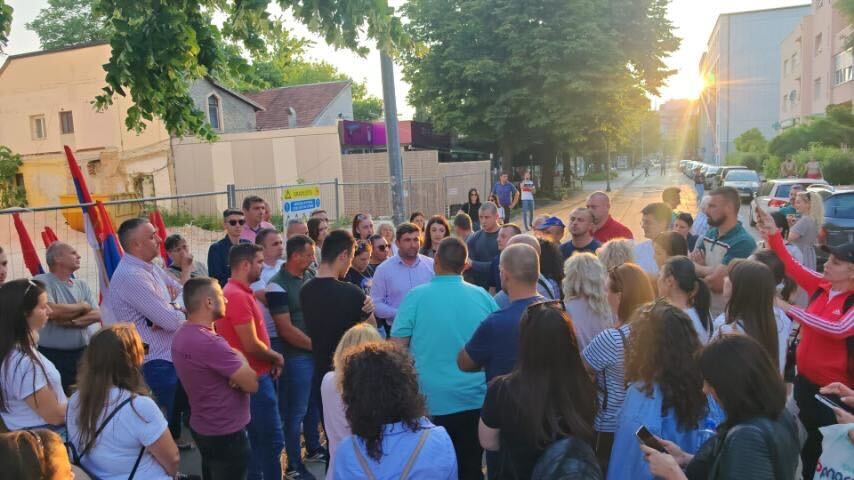 Ljubiša Petrović, okupljeni ispred Republičkog javnog tužilaštva